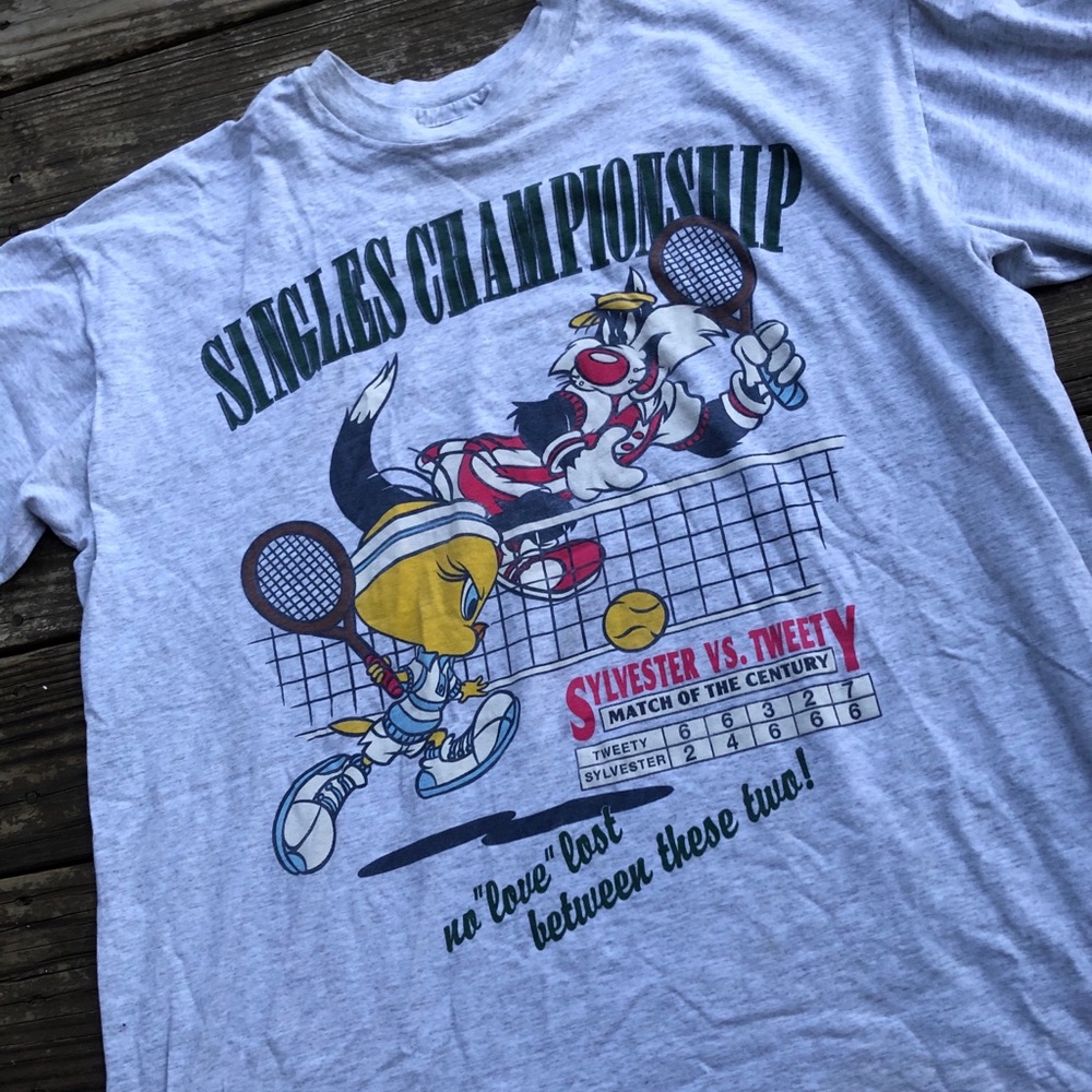 Vintage Sylvester tweetie tennis shirt looney toon